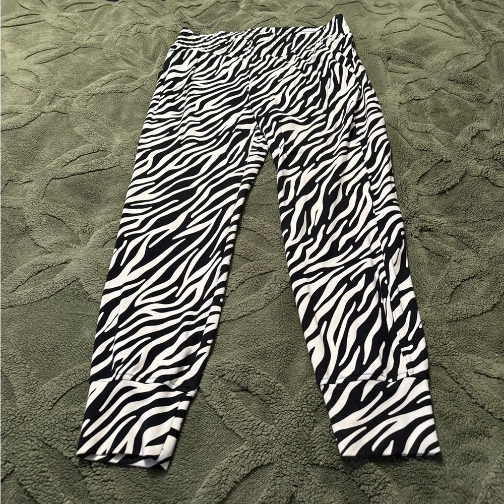 CAbi Black and White Animal Print Pants L - Picture 4 of 8